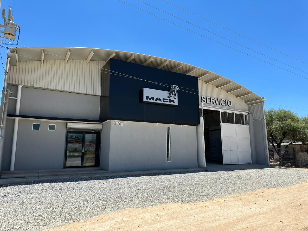 Fachada Sucursal Mack Trucks Matehuala