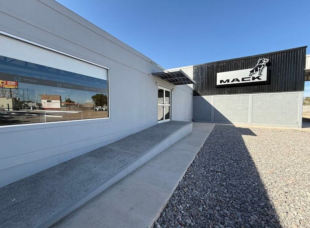 Fachada Sucursal Mack Trucks San Luis Potosí